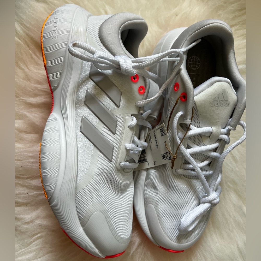Adidas Respond Running course women sz 6 white sneakers